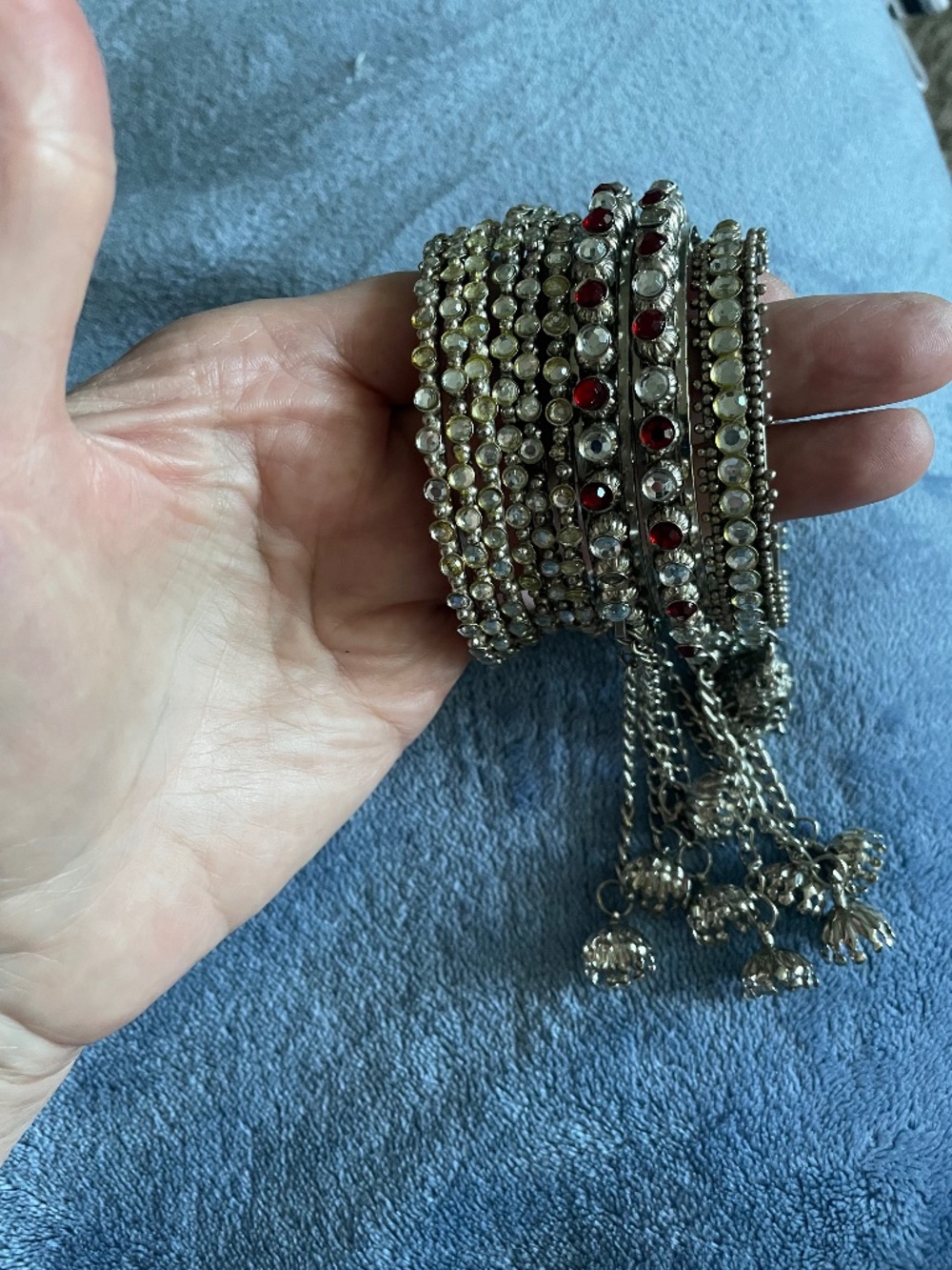9 bracelets. Lot